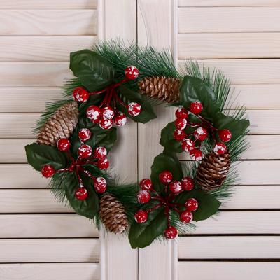 Венок новогодний d-16 см "Зимнее волшебство" ягодки и шишки 5043525