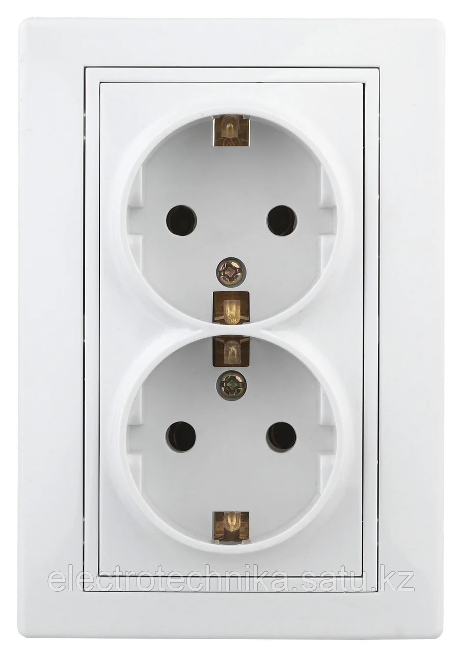 Розетка INTRO PIANO 1-205-01 2м с/з 16А 250В IP20 СУ белая/2533