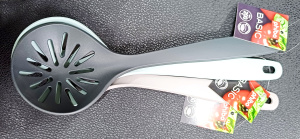 Шумовка BASIC 28 см разные цвета 